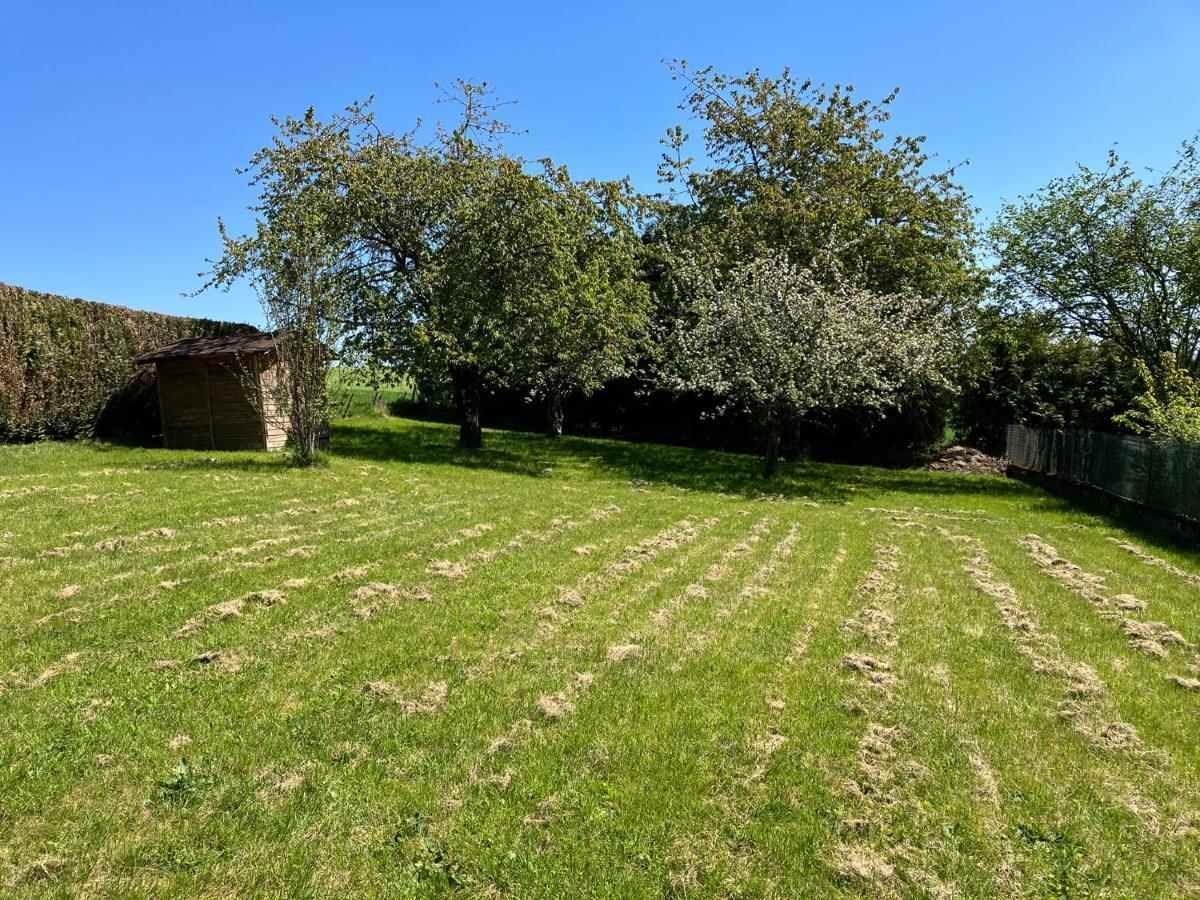 Gite Cosy En Milieu Rural Villa Lavilleneuve-au-Roi Exterior foto